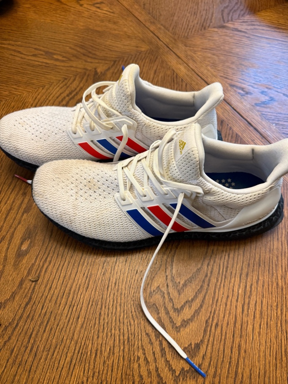 Men’s Adidas Ultraboost - Picture 2 of 4
